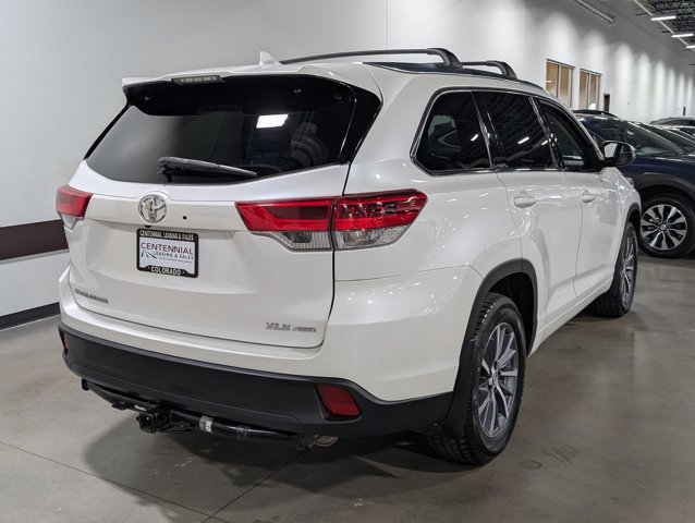 2017 Toyota Highlander XLE's photo