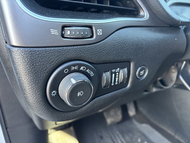 2022 Jeep Cherokee Latitude Lux - Photo 16