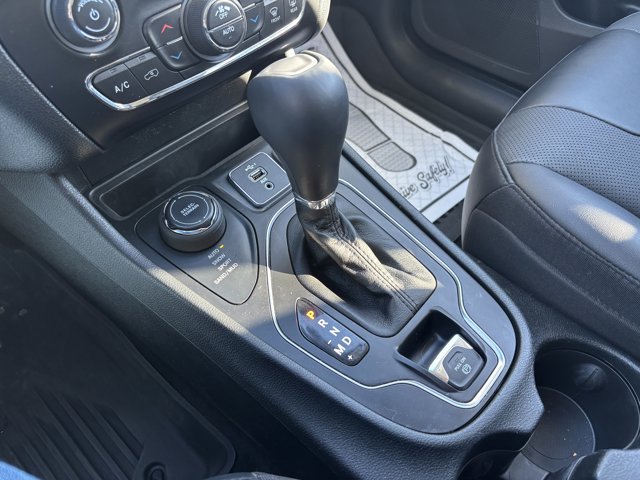 2022 Jeep Cherokee Latitude Lux - Photo 23