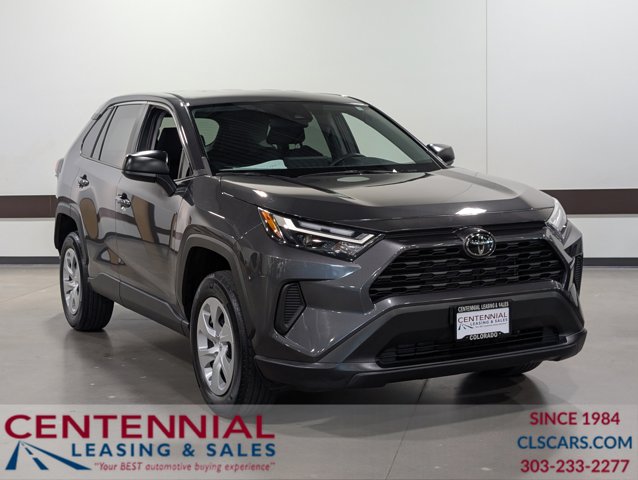 2023 Toyota RAV4 LE's photo
