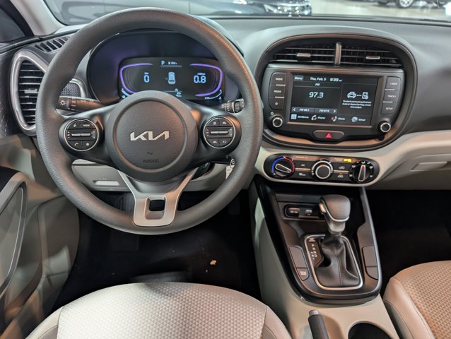 2025 Kia Soul LX - Photo 14