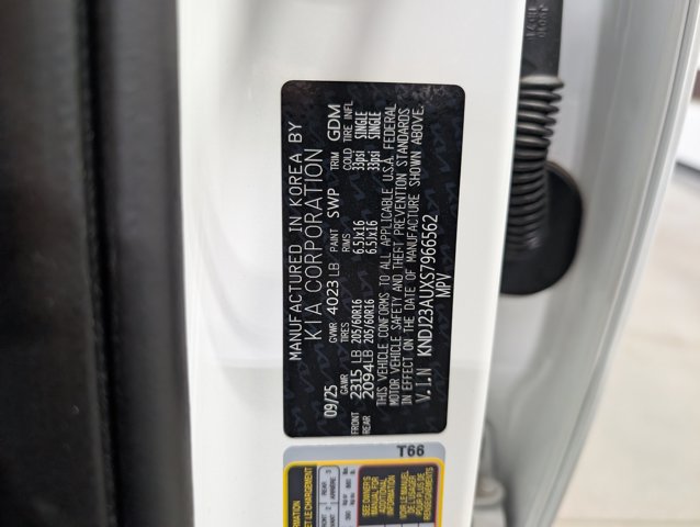 2025 Kia Soul LX - Photo 23