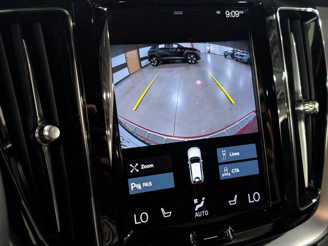 2021 Volvo XC60 R-Design - Photo 19