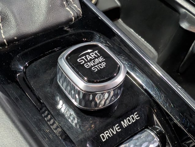 2021 Volvo XC60 R-Design - Photo 21