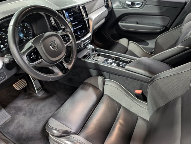 2021 Volvo XC60 R-Design - Photo 10