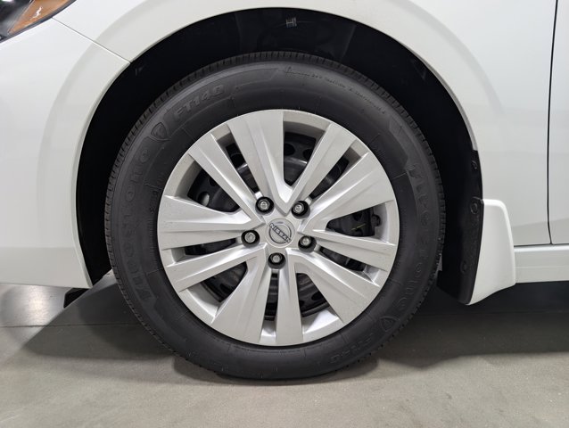 2025 Nissan Sentra S - Photo 9