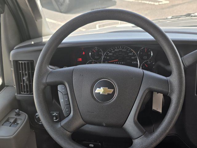 2024 Chevrolet Express Passenger LT - Photo 15