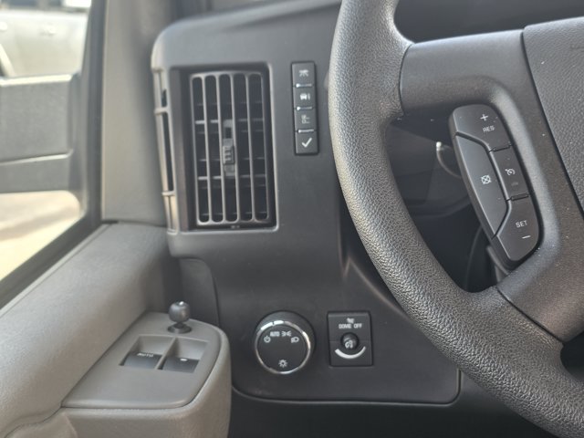 2024 Chevrolet Express Passenger LT - Photo 17