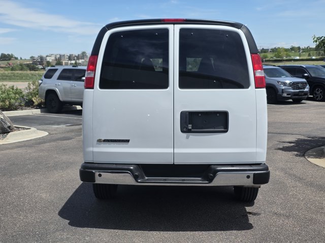 2024 Chevrolet Express Passenger LT - Photo 6