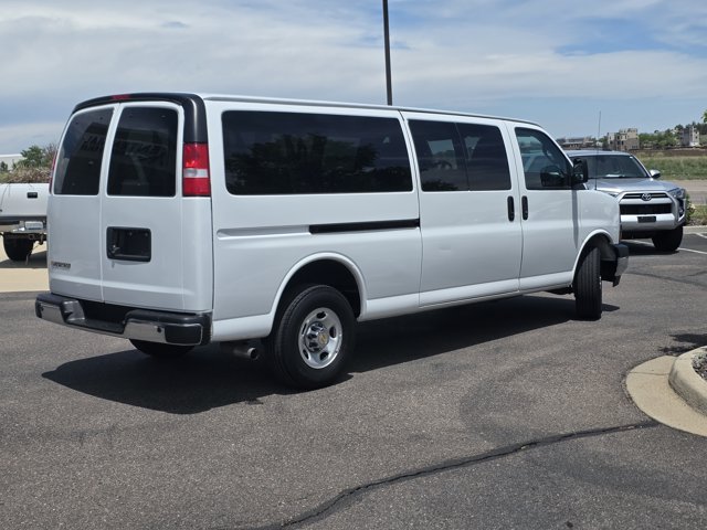 2024 Chevrolet Express Passenger LT - Photo 7