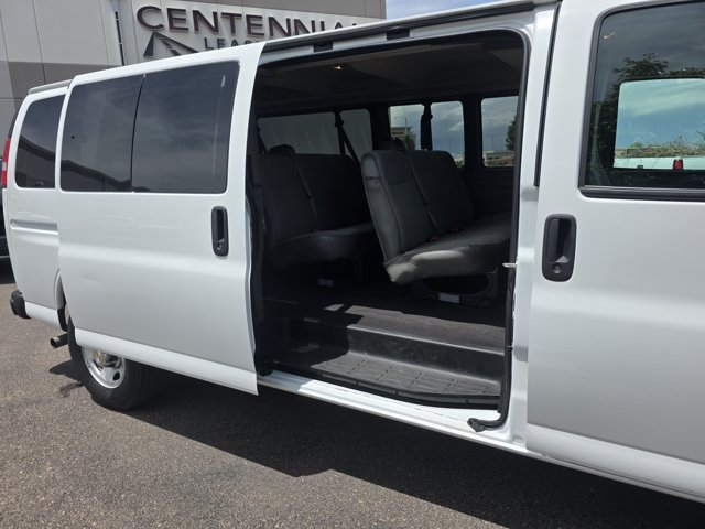2024 Chevrolet Express Passenger LT - Photo 10