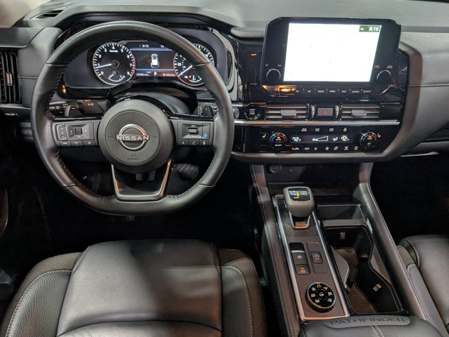 2025 Nissan Pathfinder SL - Photo 13